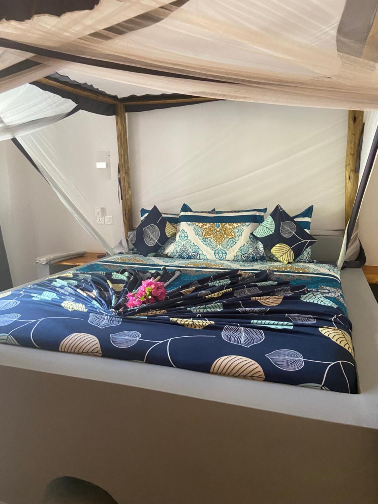 プワニ・チャンガーニ Waka Waka Bed & Breakfast エクステリア 写真