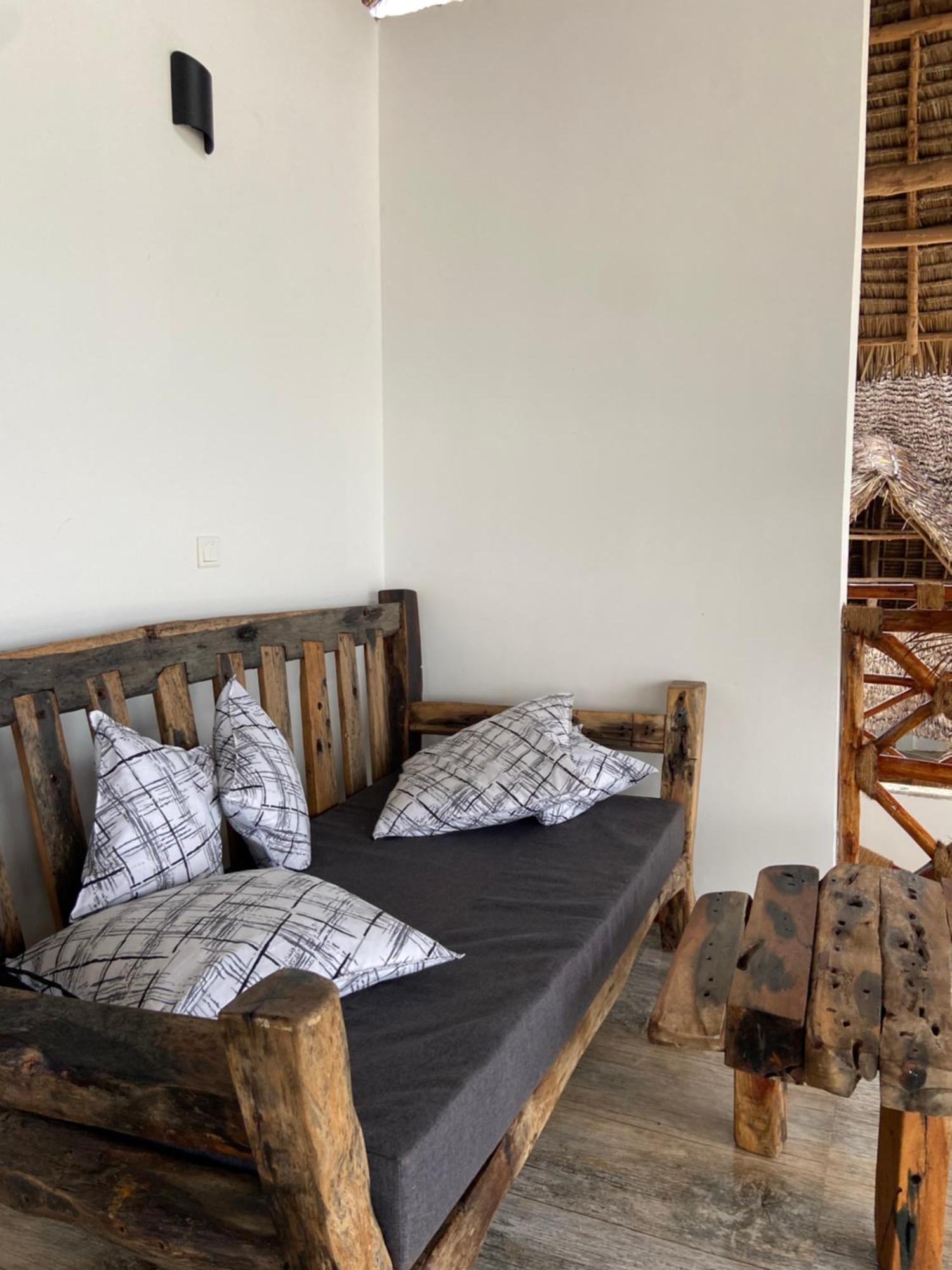 プワニ・チャンガーニ Waka Waka Bed & Breakfast エクステリア 写真